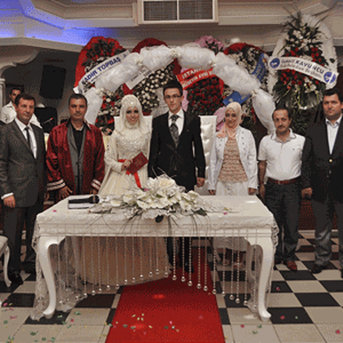 Başkan'dan Genç Çifte, Mutlu Evlilik Formülü