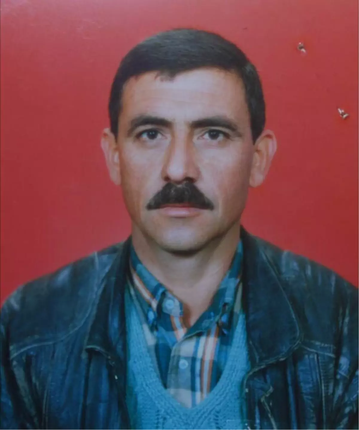 İki Kamyon Çarpıştı: 1 Ölü, 11 Yaralı