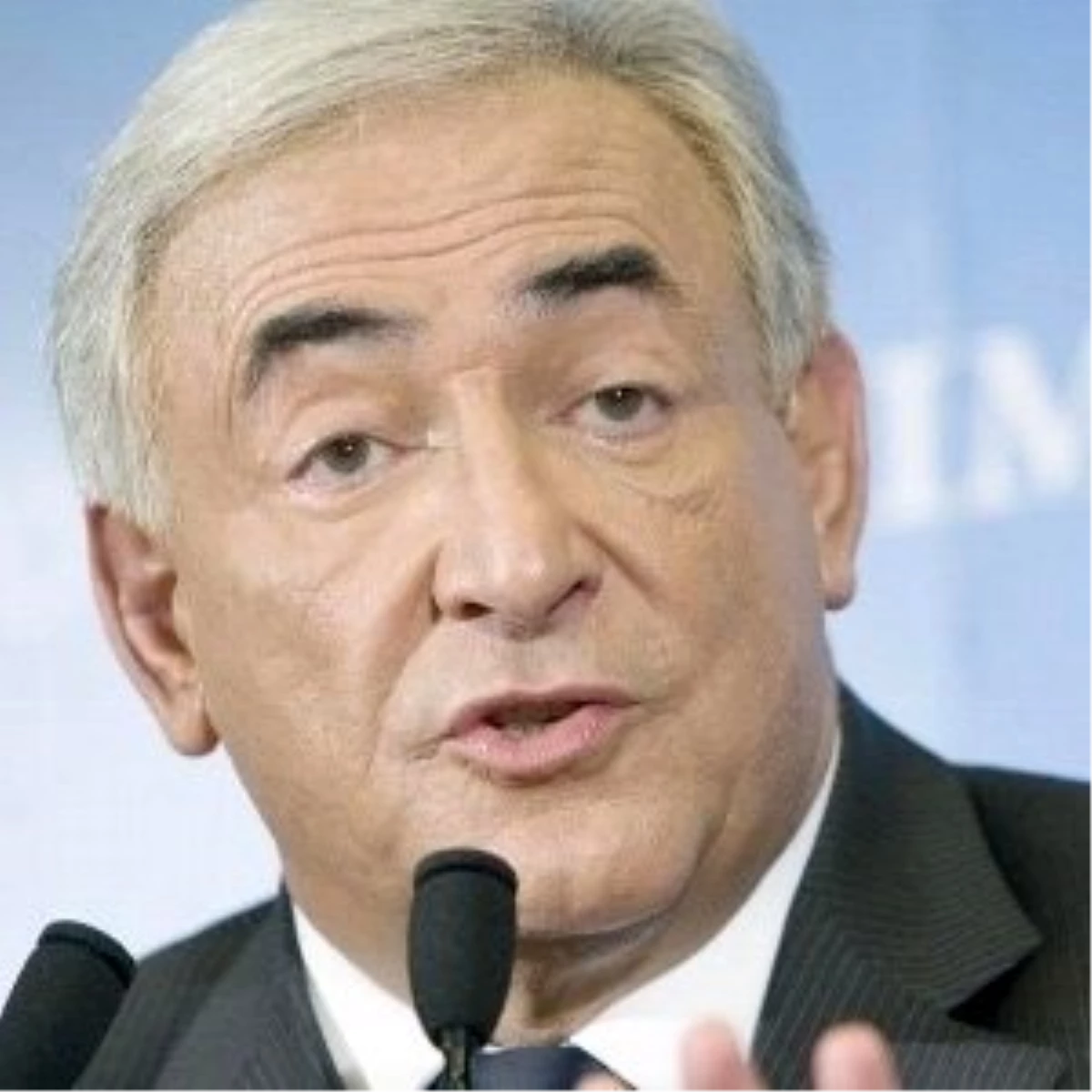 Strauss-Kahn Polise İfade Verdi
