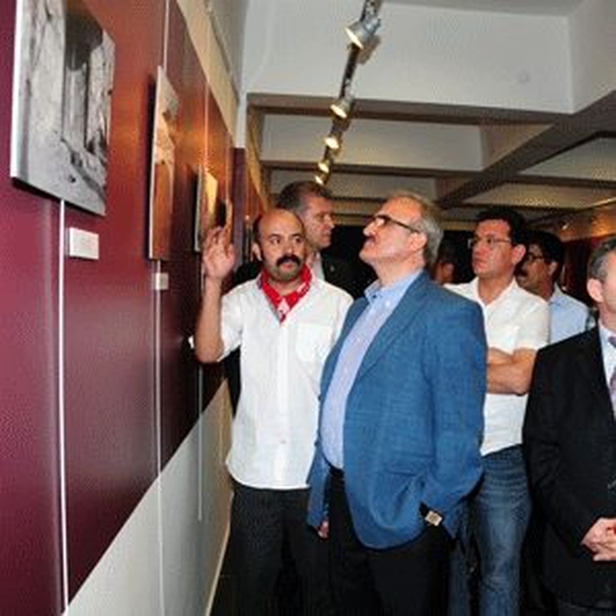 Vali Karaloğlu, Edremit 'Doğa ve Kültür' Sergisini Açtı