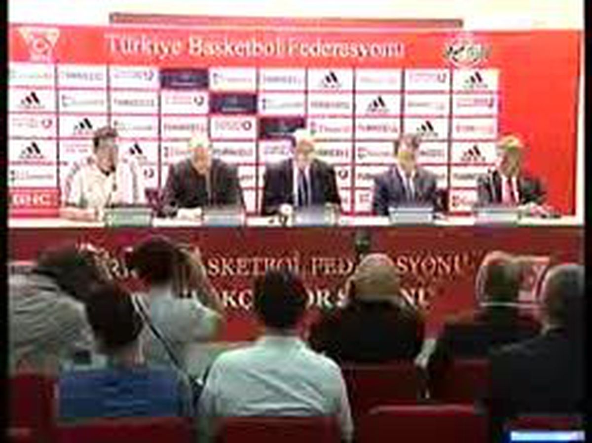 A Milli Basketbol Takımı Kaptanı Hidayet Türkoğlu Basın Toplantısında Konuştu