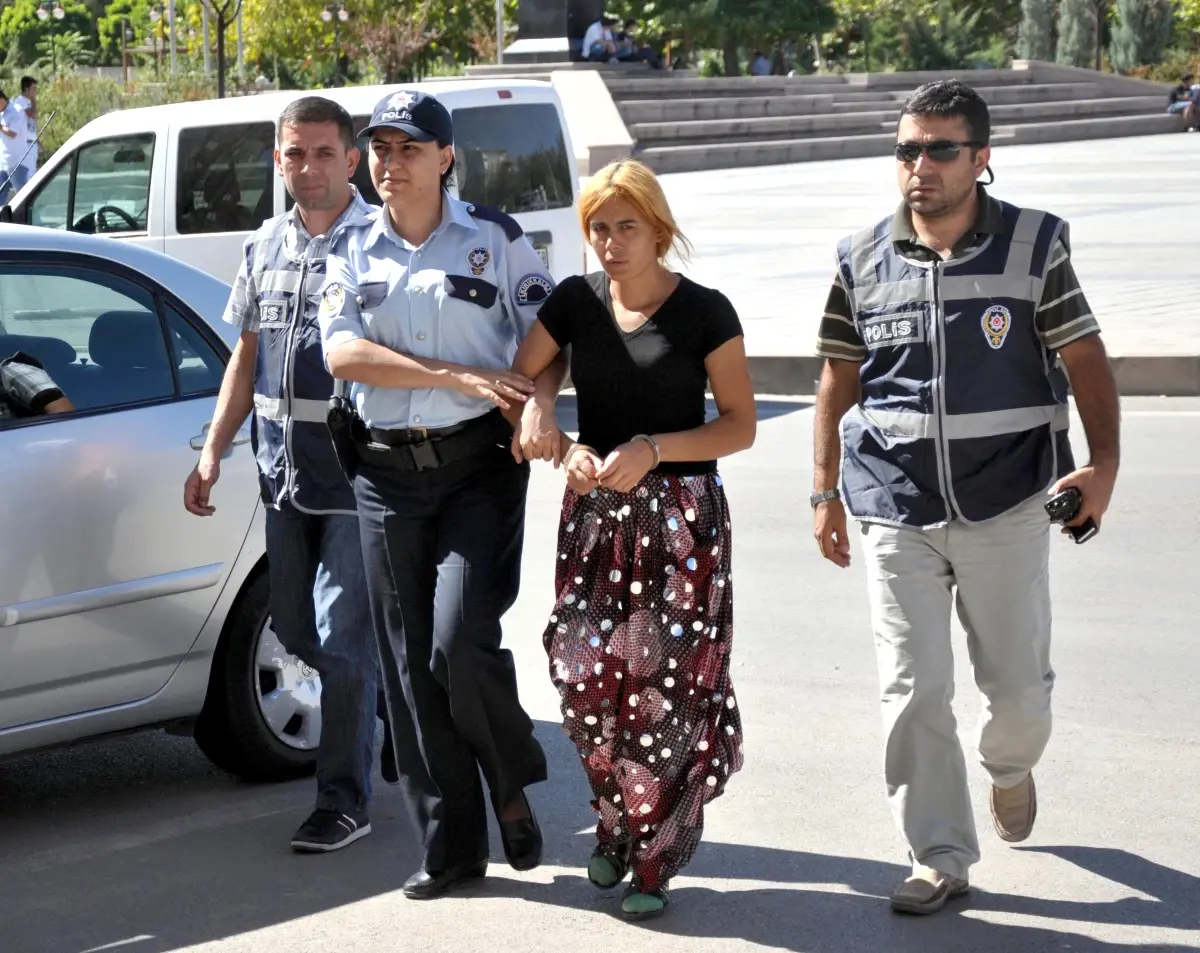 Evden Para ve Altın Çalan Kadın Yakalandı