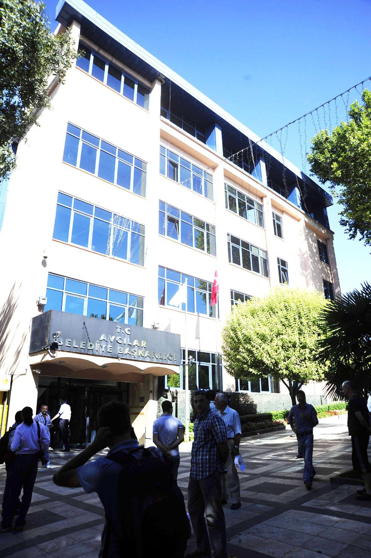 Yeniden - Avcılar Belediyesi'ne Operasyon: 30 Gözaltı