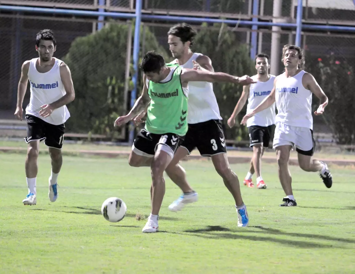 Mersin İdmanyurdu Teknik Direktörü Sağlam: Taraftarlarımızın Desteği ile Bursaspor\'u Yeneceğimize İnanıyorum