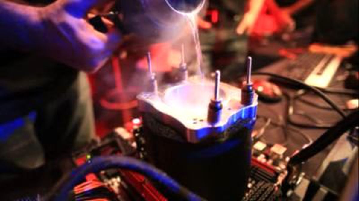 Amd İşlemci Overclock Rekoru Kırdı!