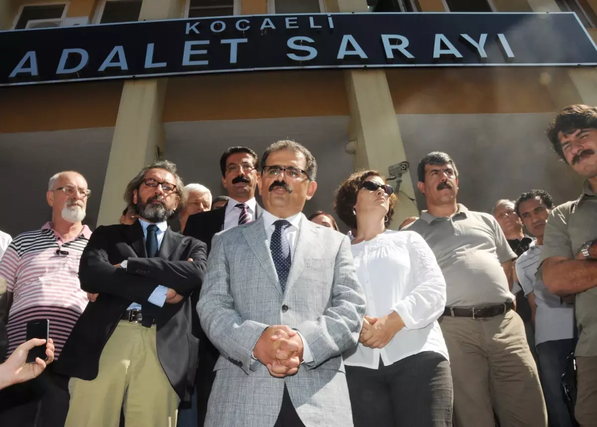 Başkan ile Profesör Arasındaki \'şarlatan\' Davasına Devam Edildi