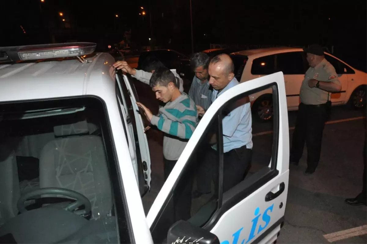 Önce Otomobil Çaldılar, Ardından Büfeyi Soymaya Kalkıştılar