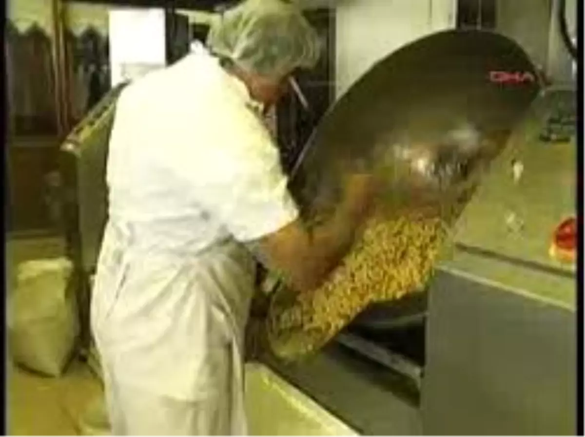 Meryem Uzerli\'ye Afrodizyak Hürrem Sultan Lokumu