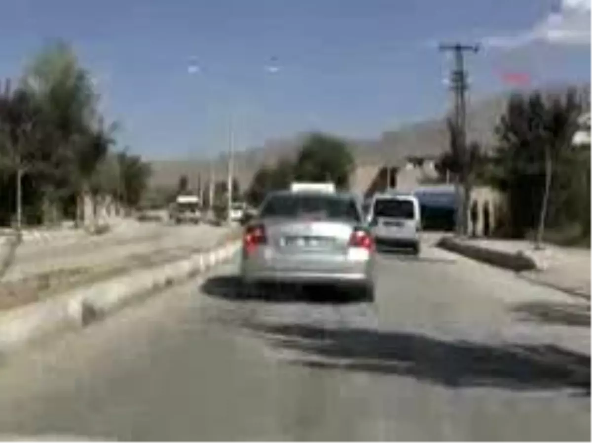 Yanarak Ölen 2 Mahkum Van\'da Defnedildi