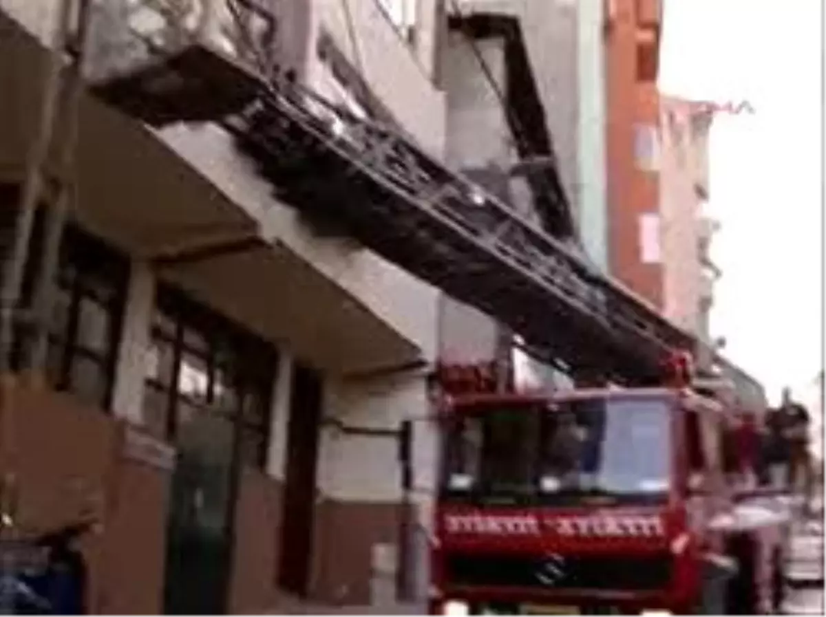 Polis İtfaiye Merdivenini Kullanıp Hırsızı Yakaladı