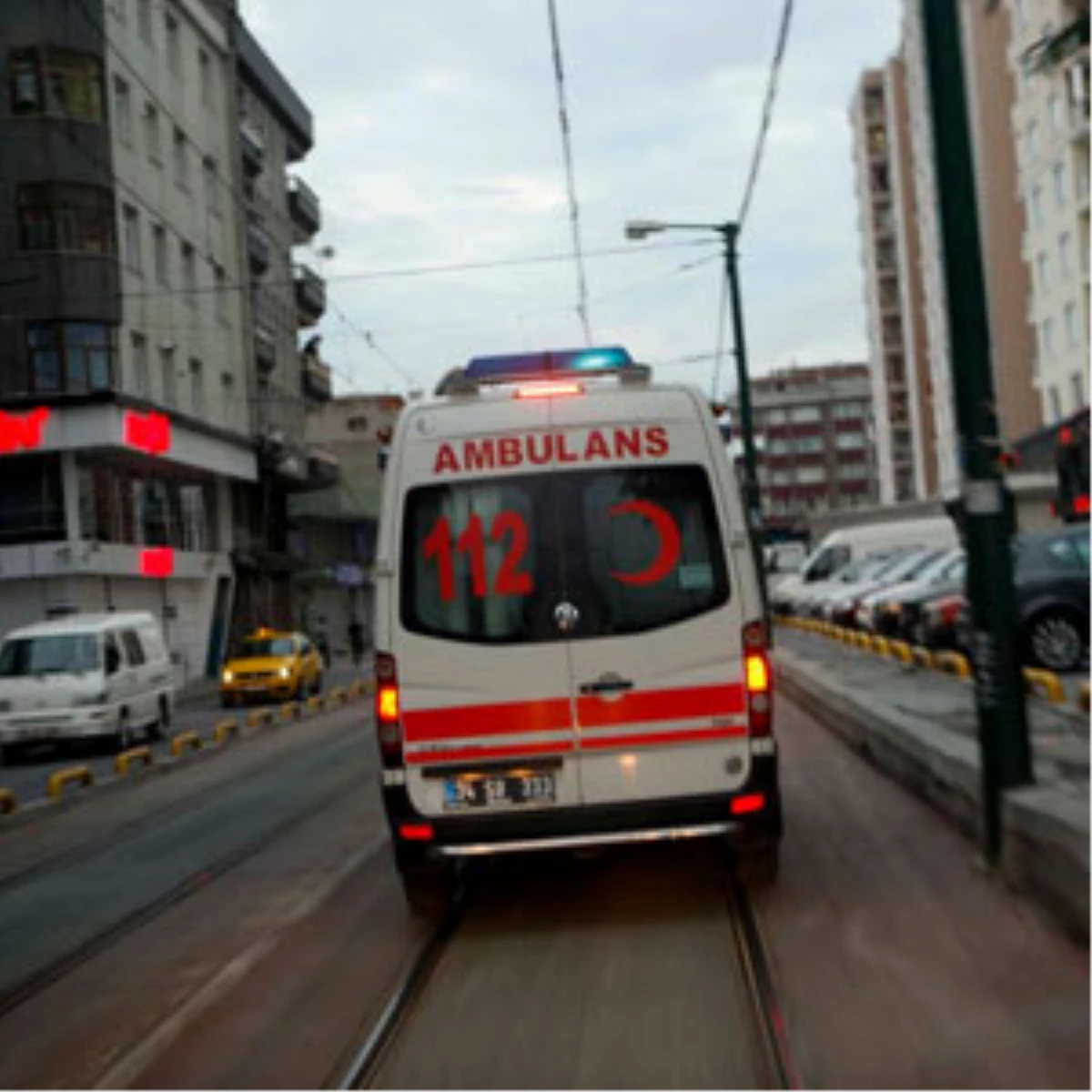 Üzerine Beton Direk Devrilen 2 İşçi Ezilerek Öldü