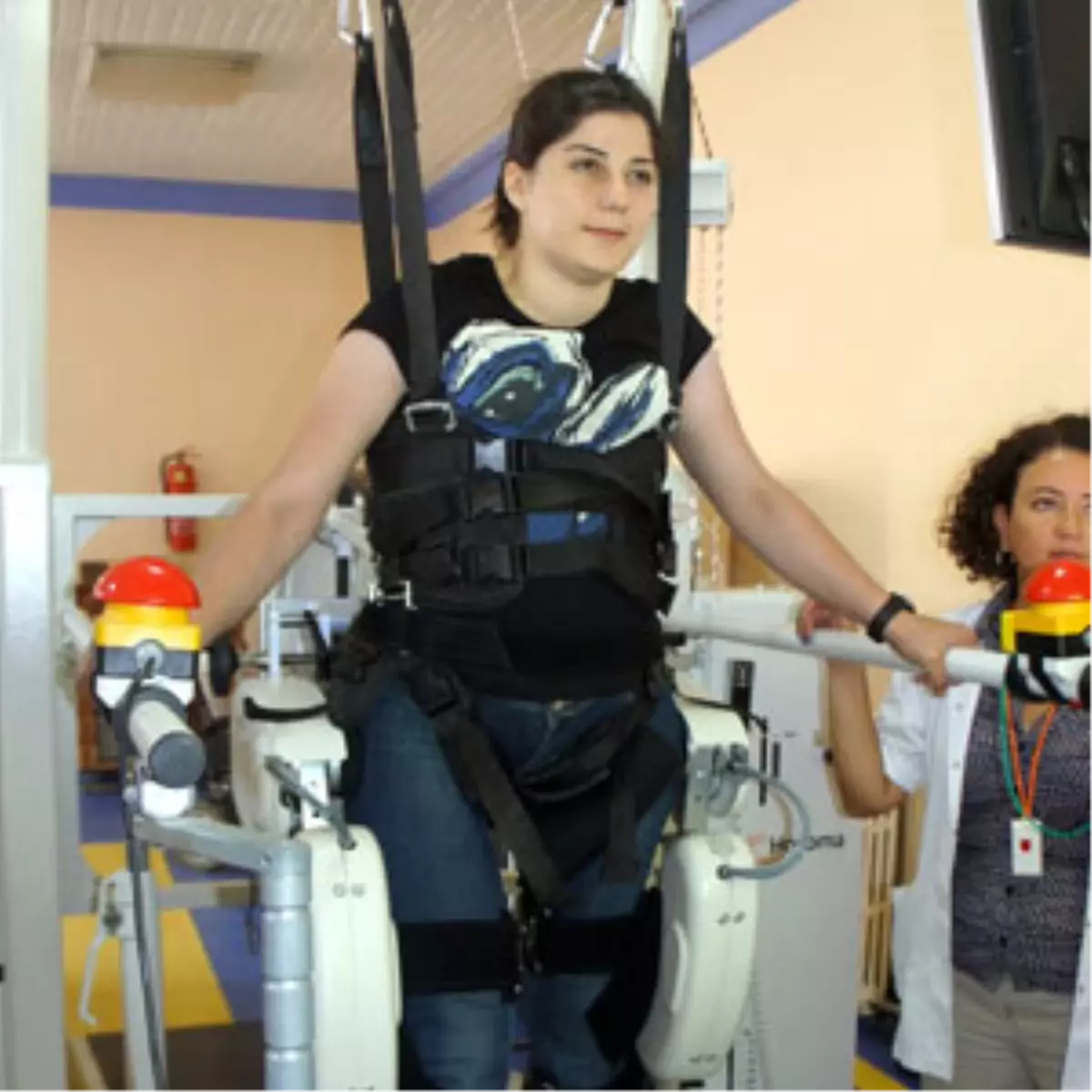 25 Yaşında Yürümeyi Yeniden Öğreniyor