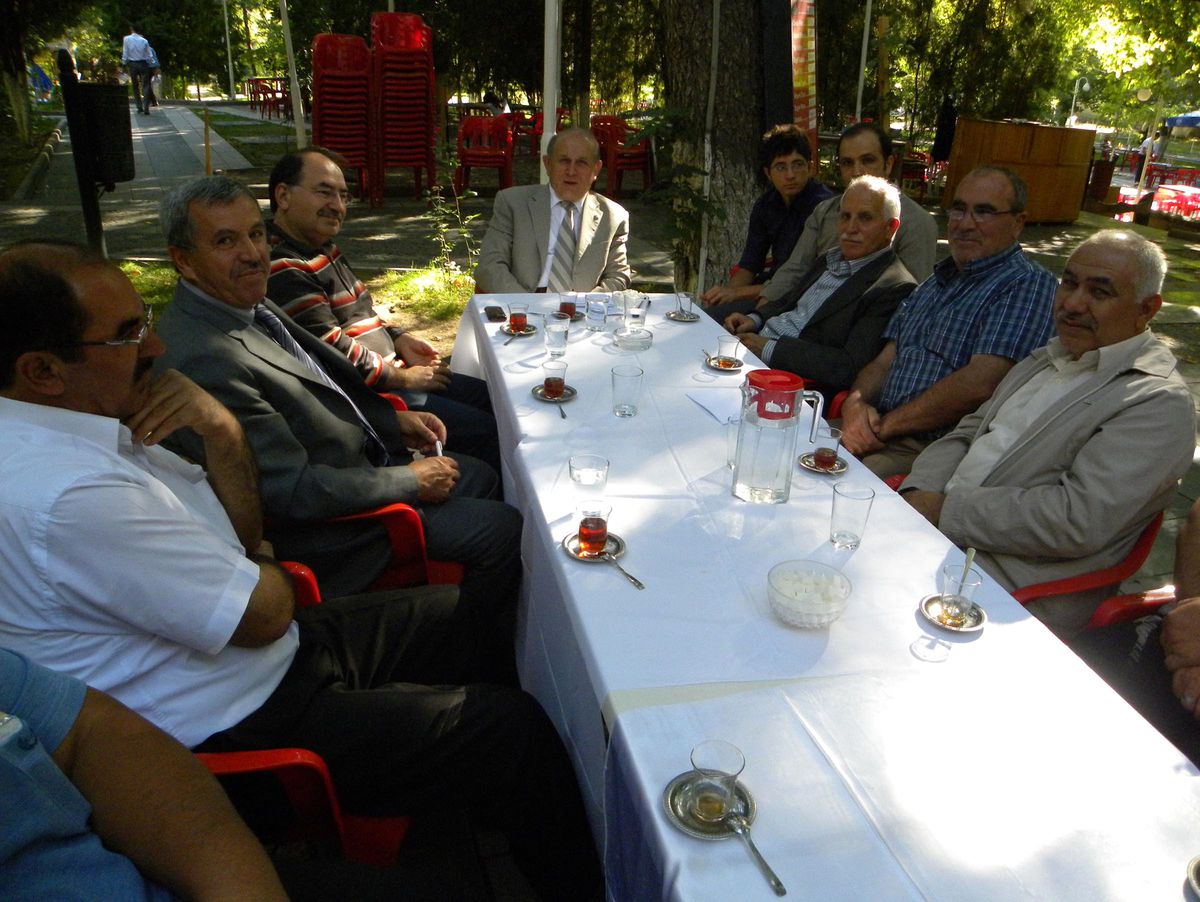 Kuzu Kendisini Anlatan Kitabı İmzaladı