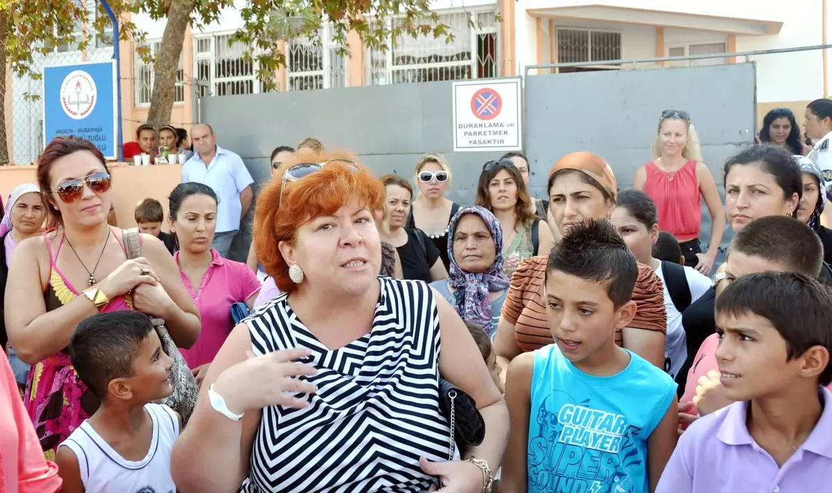 Okul Üzerine Okul, Velileri Kızdırdı