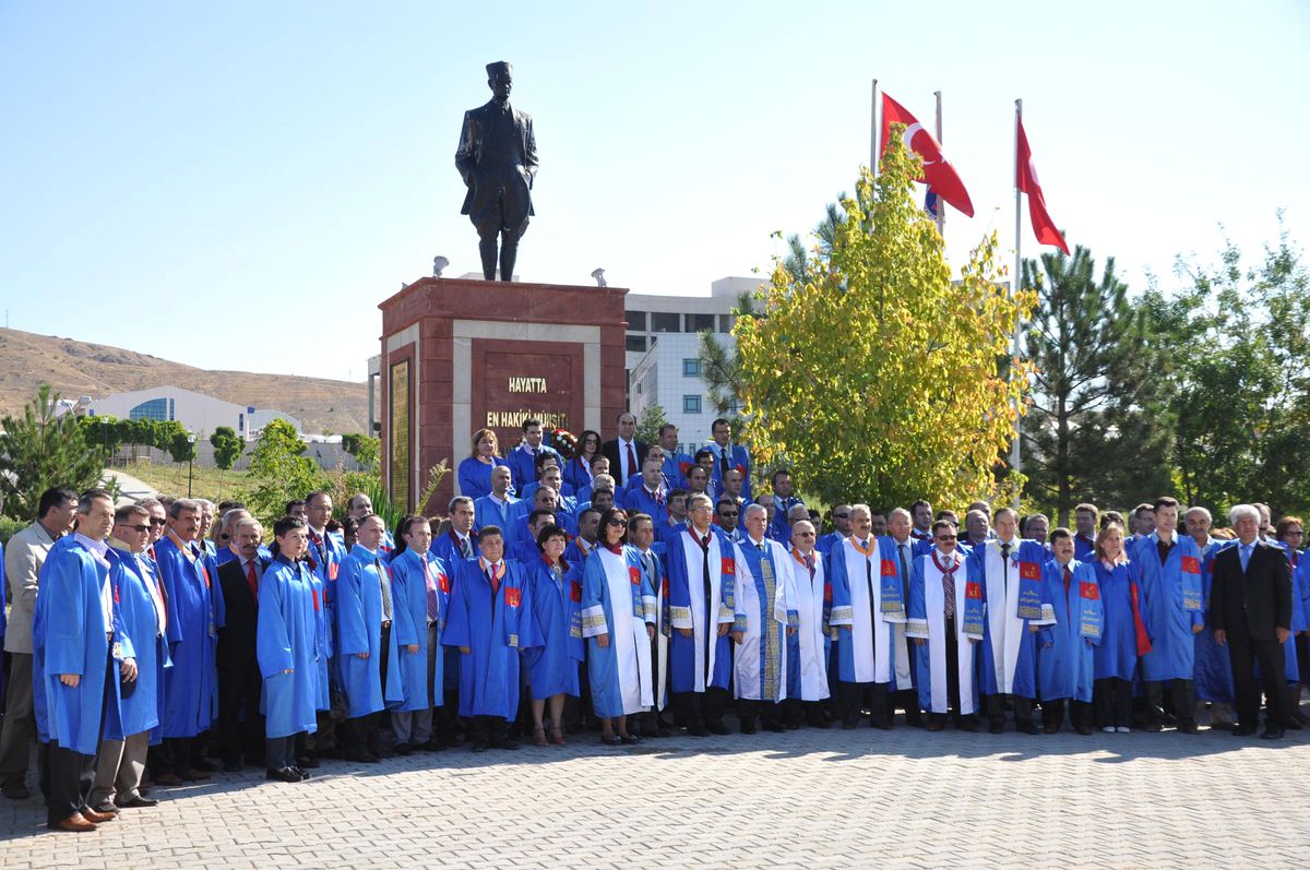 Çiçek: Geçmişte Maalesef Üniversitelerin Bir Bölümü İyi Bir Sınav Veremedi