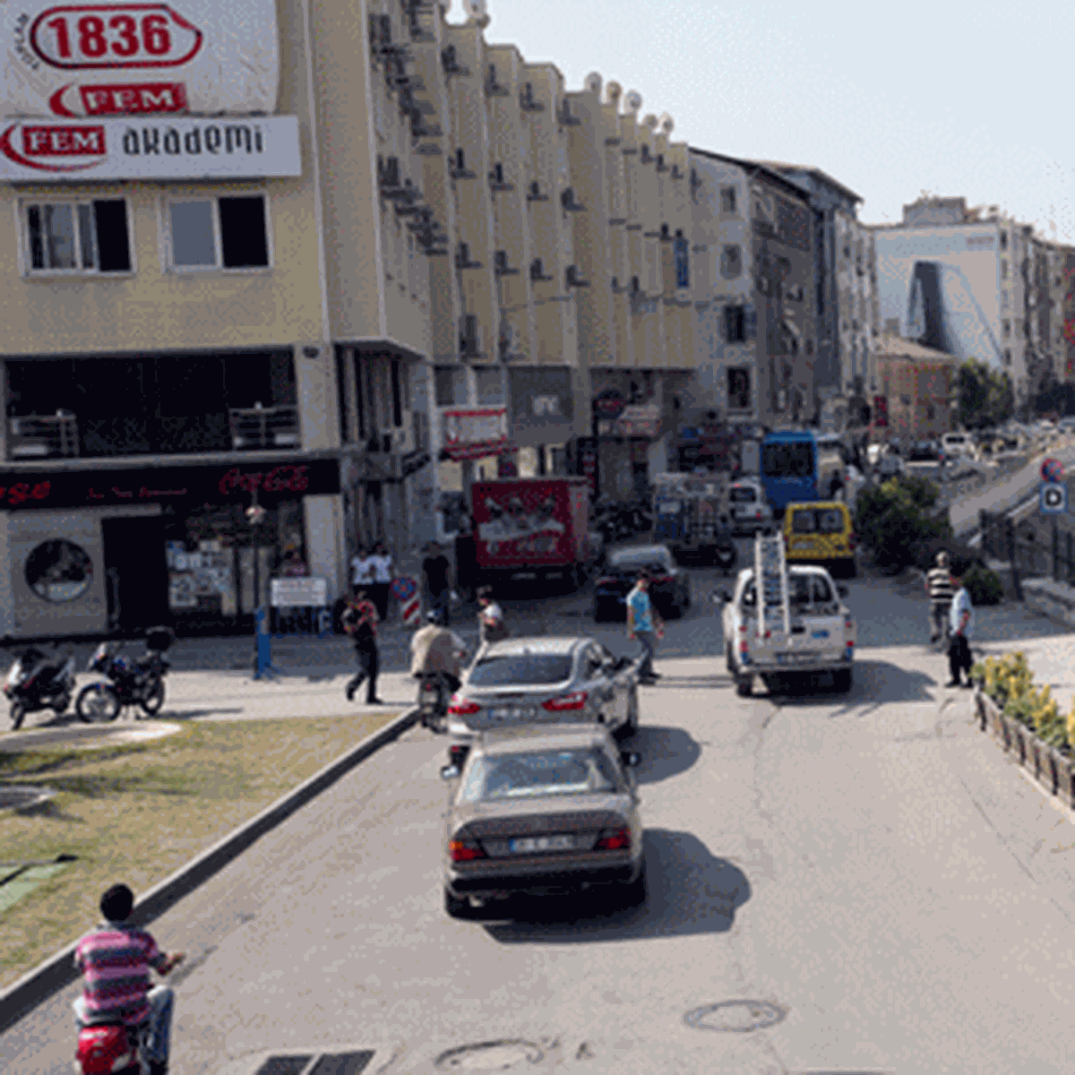 İnönü Caddesi'nin Asfaltlama ve Andezit Taş Kaplama 
Çalışmaları