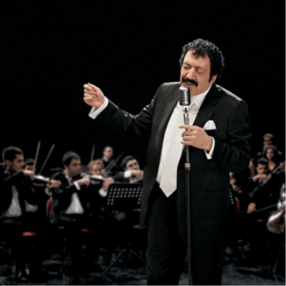 Müslüm Baba İstanbul Live Sahnesinde