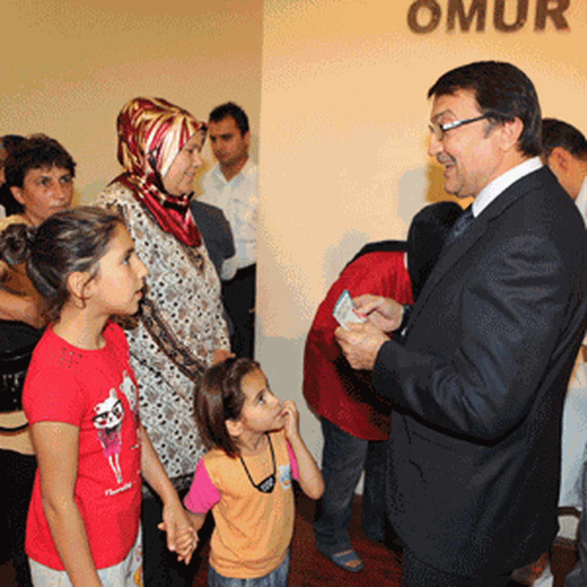 Ümraniye Belediyesi'nden 2 Bin 500 Öğrenciye Kırtasiye Yardımı