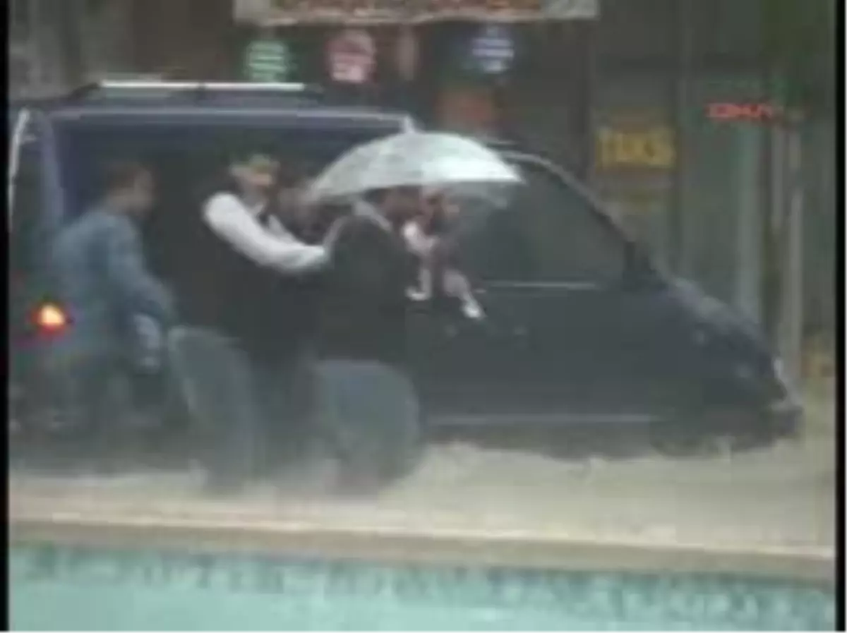 Bandırma Sağanak Yağışa Teslim Oldu