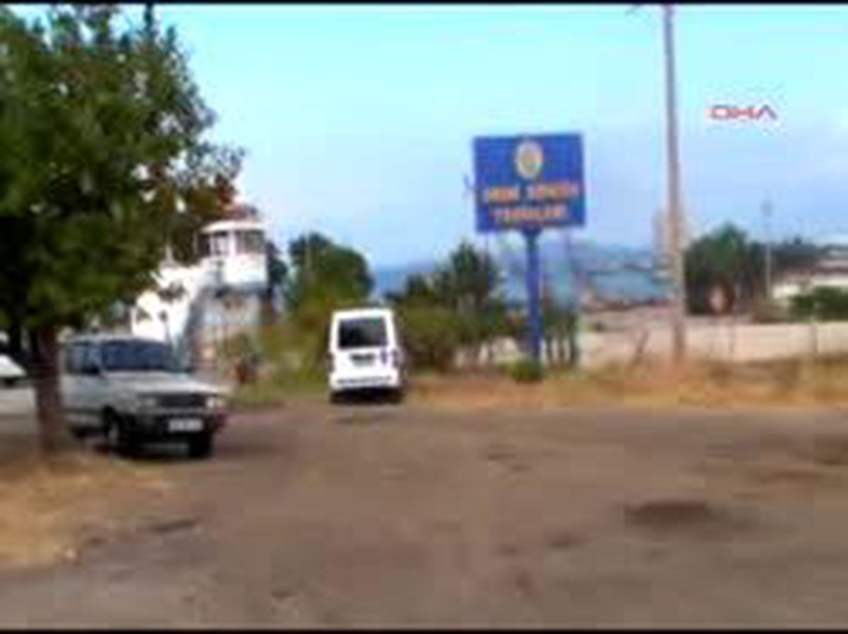 Batan Vapur Söküm İçin Aliağa' Da
