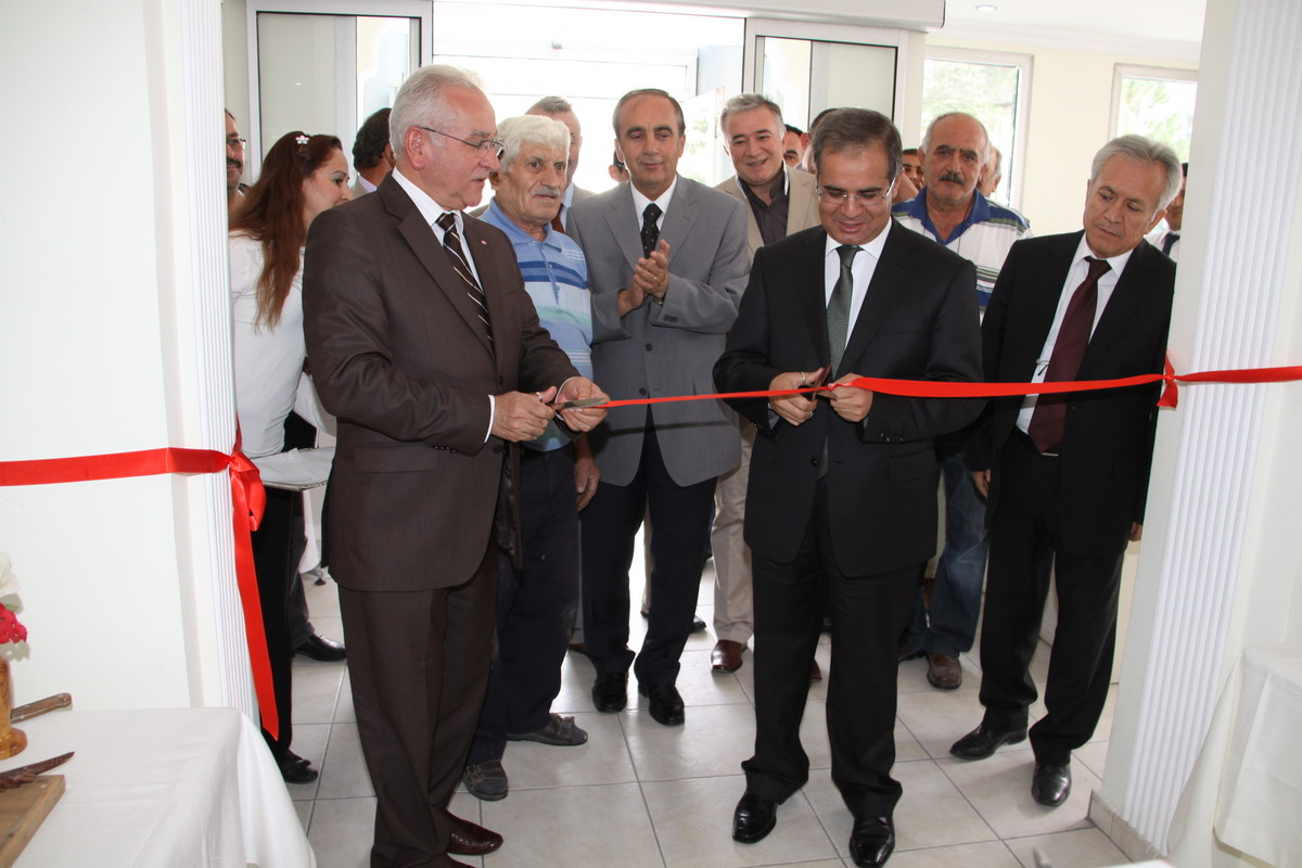 Emekli Öğretmenden Ahşap Oymacılığı Sergisi