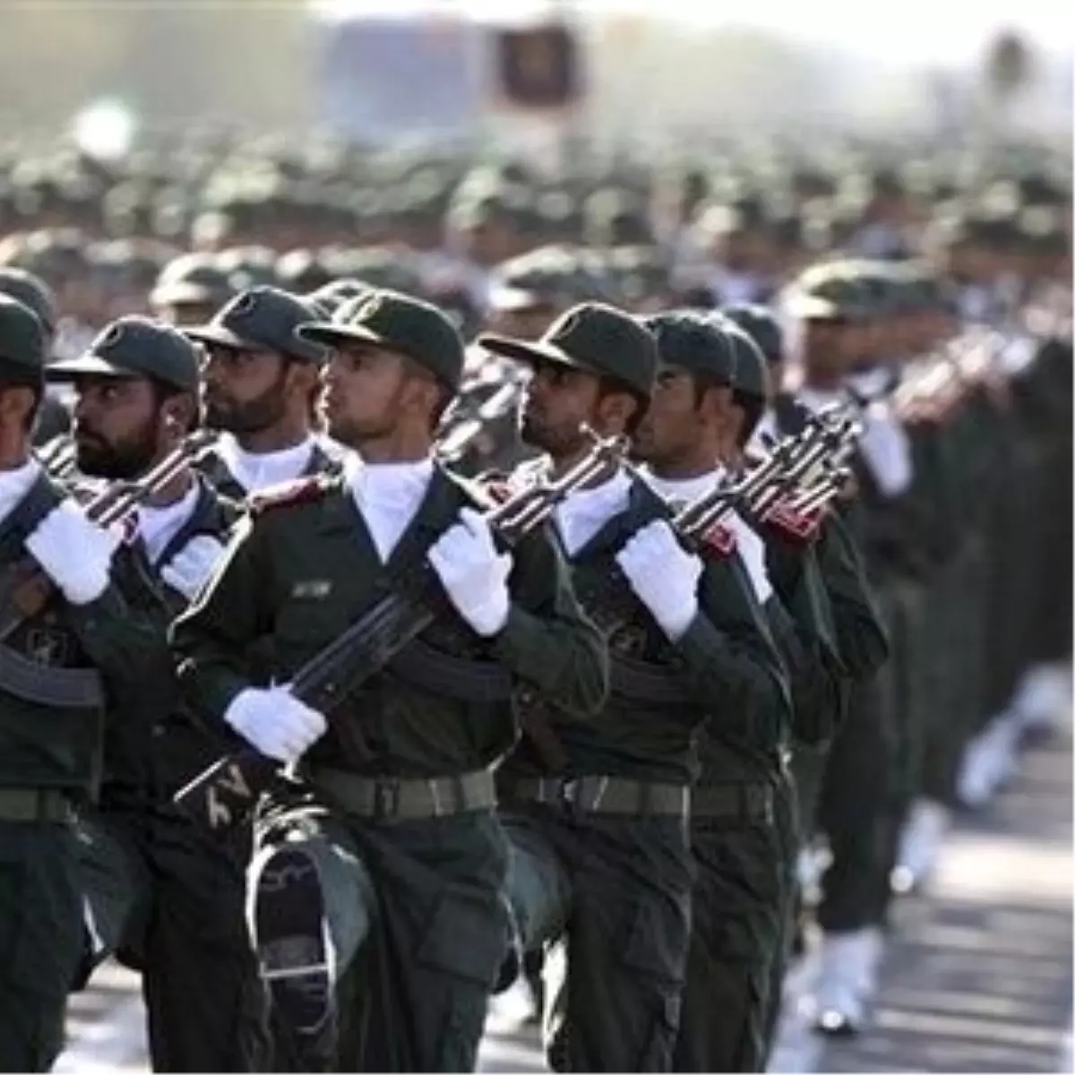 İran\'da "Kutsal Savunma Haftası"