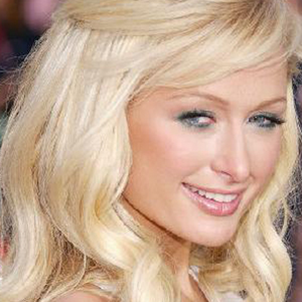 Paris Hilton'dan Tuhaf Hareket