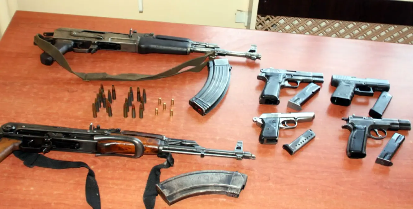 PKK\'nın Silahları Van\'da Çıktı