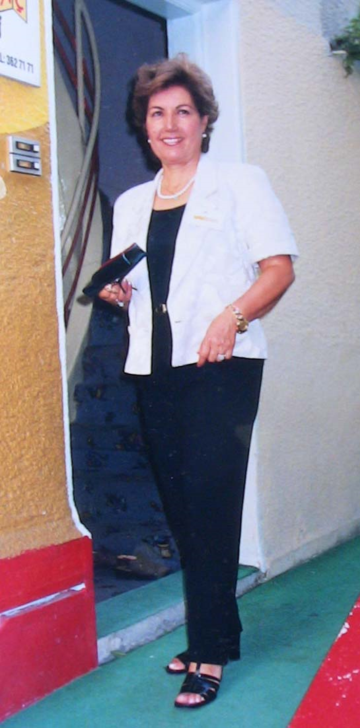 'Annemiz Mezarda Sürücü Dışarıda'