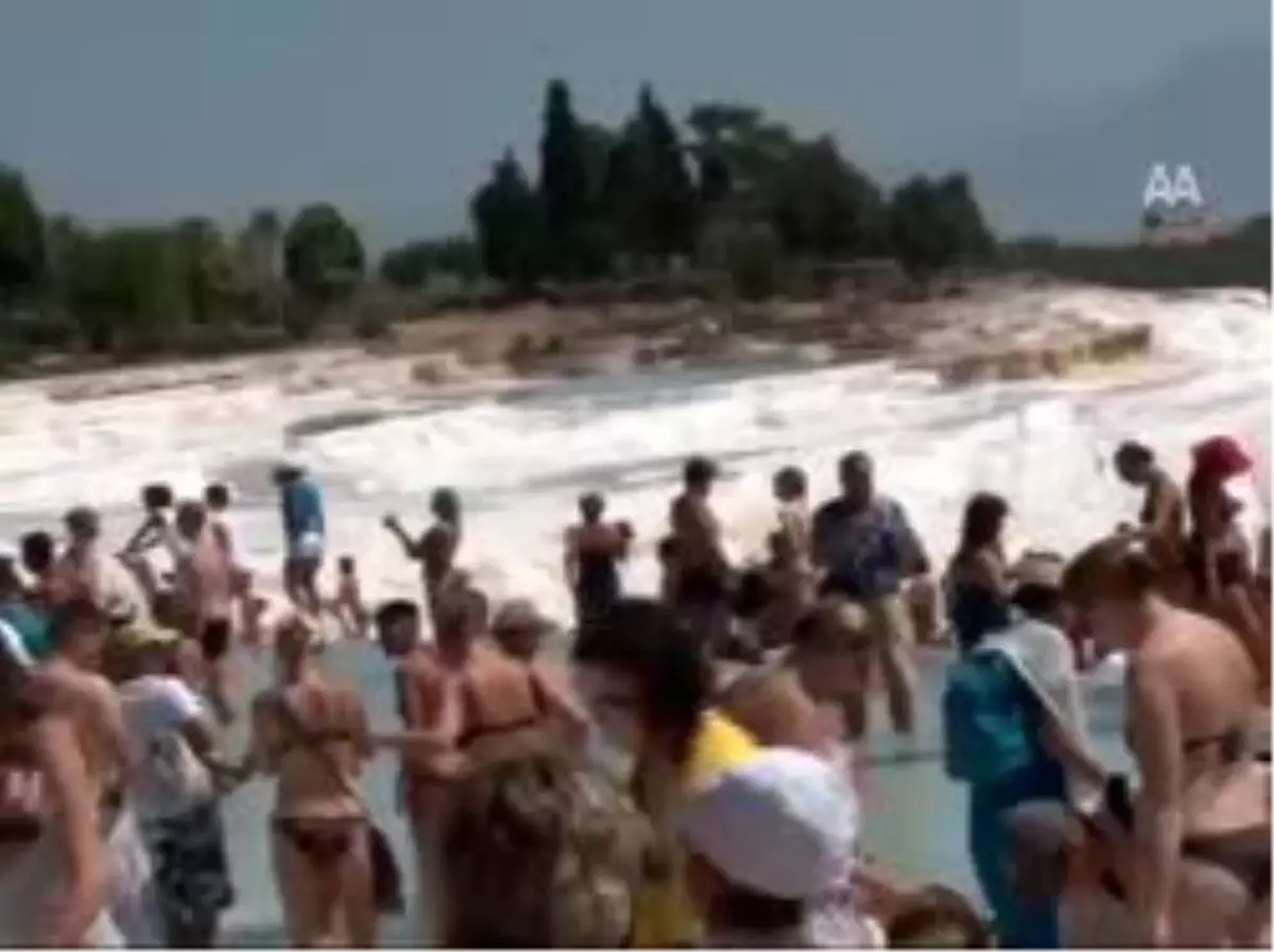 Bahçeli\'yi Kapıdan Geri Çevirdiler