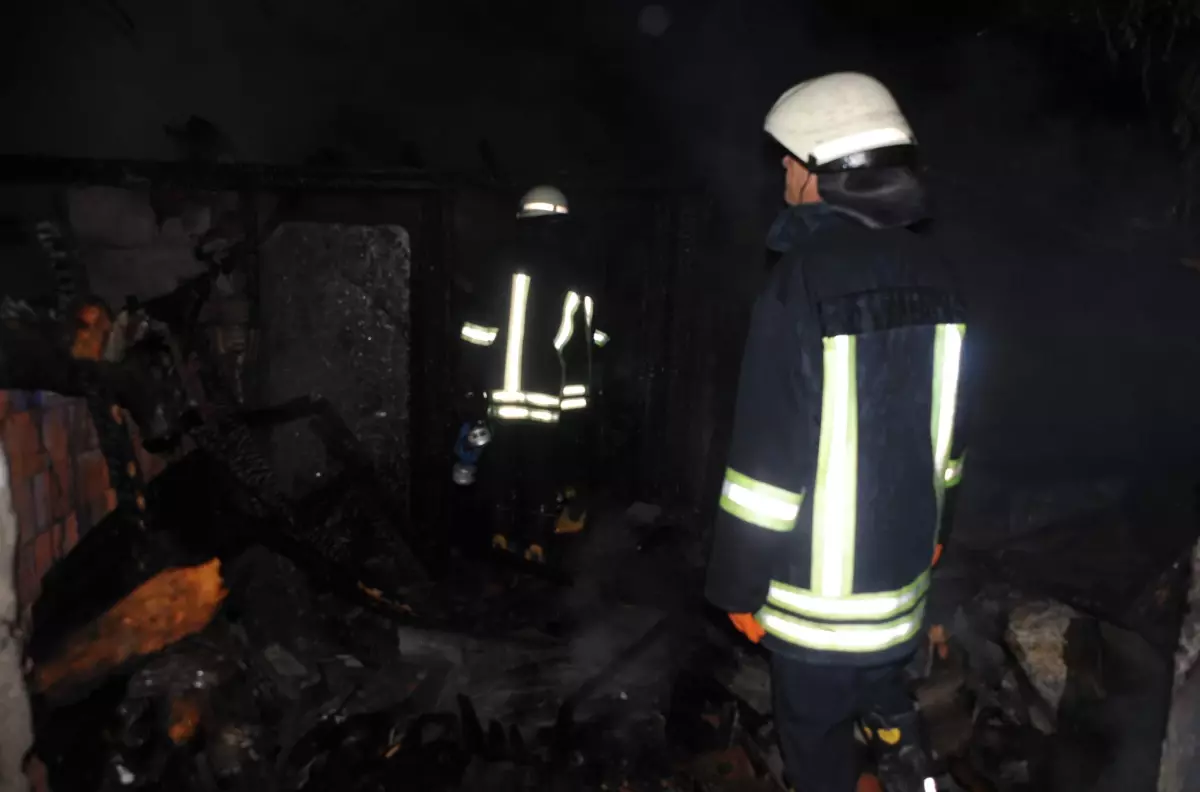 Tek Başına Yaşadığı Barakada Yanarak Öldü