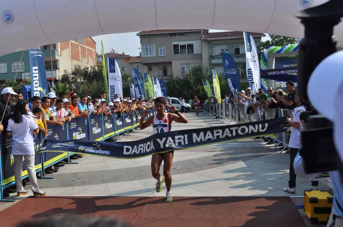 Uluslararası Darıca Yarı Maratonu\'nda Zafer Erkeklerde Karayel Bayanlarda İse Doğan\'ın Oldu