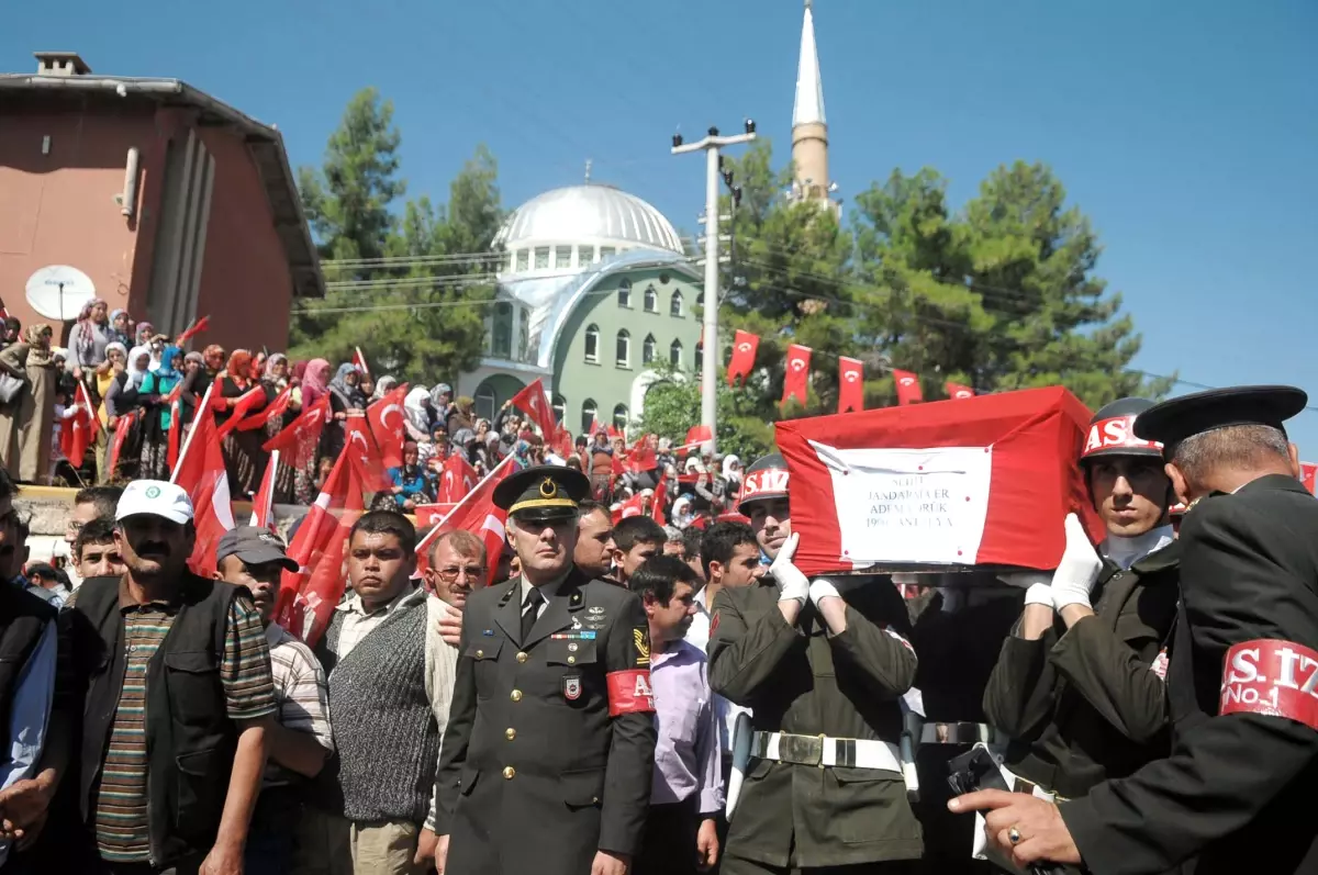 Antalyalı Şehit İçin İlk Tören (2)