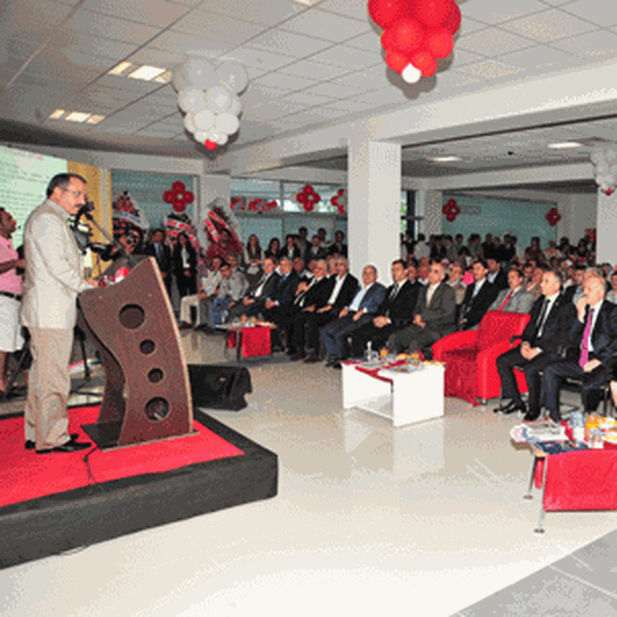 'Başkan Uzun, Çınar Koleji'nin Açılış Törenine Bakan Dinçer'le Birlikte Katıldı'