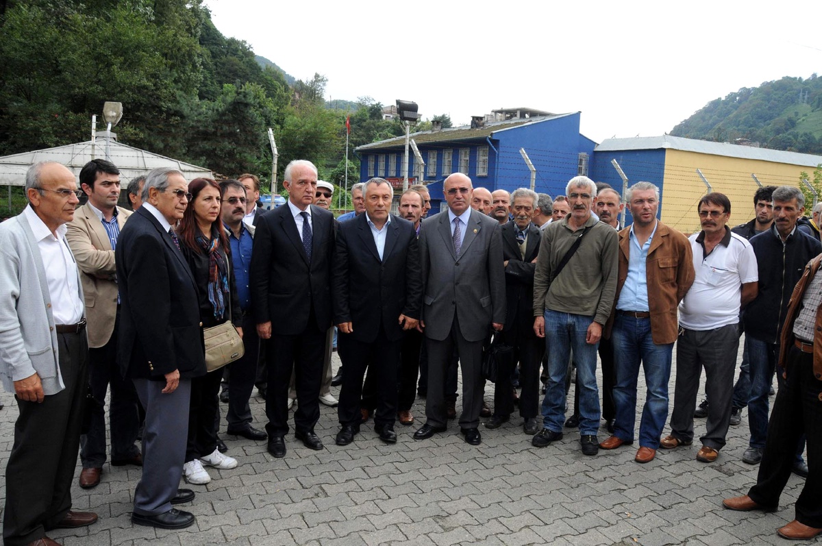 CHP'lilerden, Hes Tutuklularına Destek Ziyareti