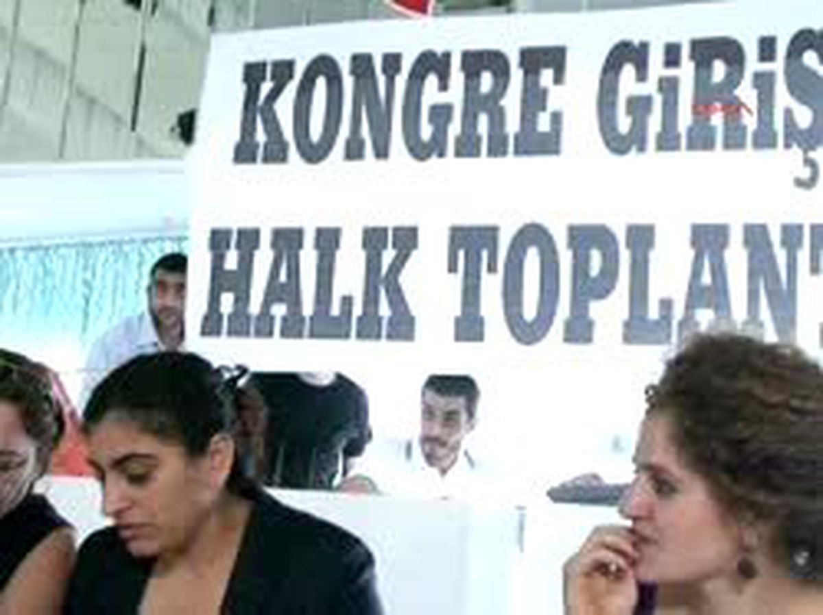 Barış İçin Teröristbaşını İşaret Etti