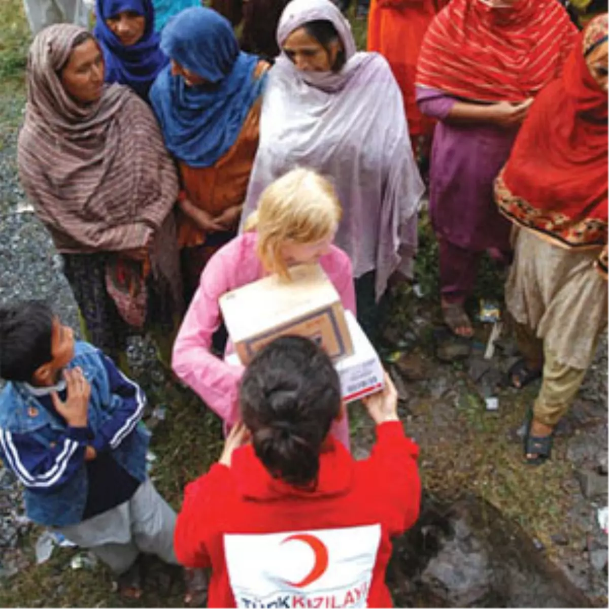 Kızılay'dan Çöp Toplama Kampanyası