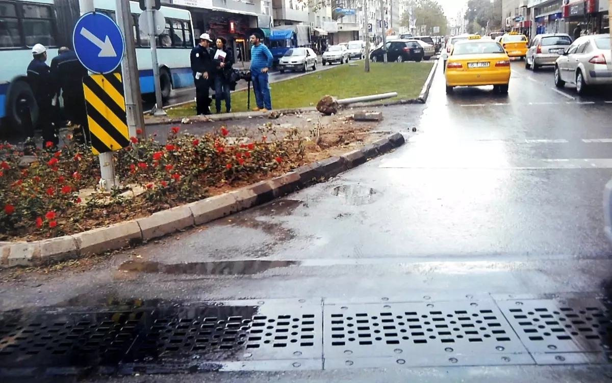 Ölümlü Kazaya Neden Olan Şoför; \'ben de Acı Çekiyorum\'