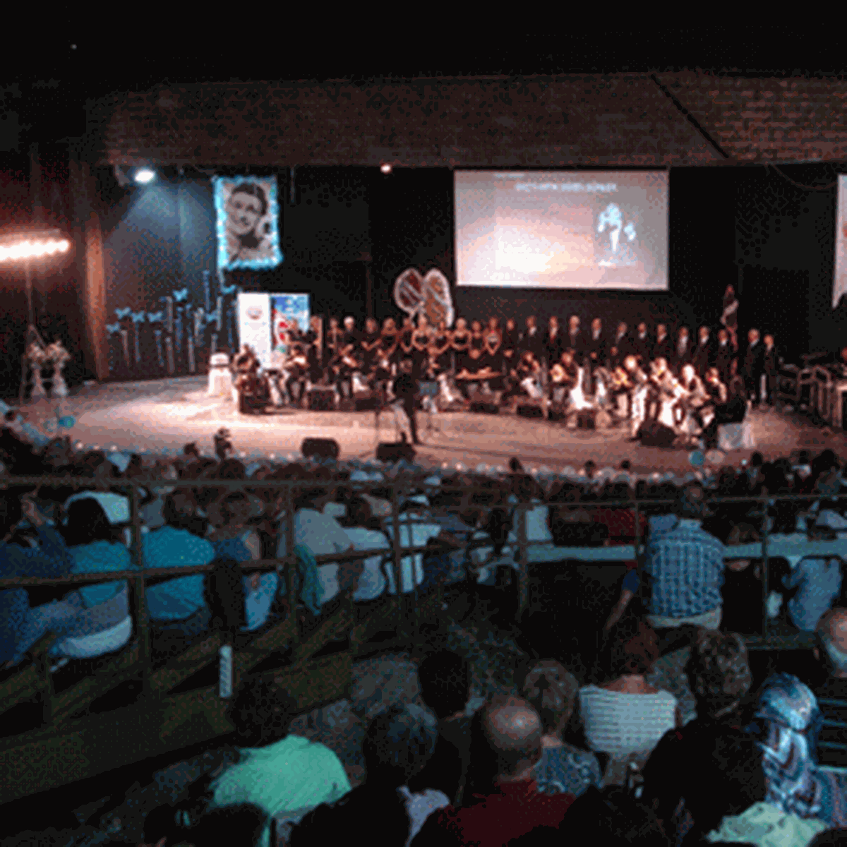 Sanat Güneşi Bodrum'da Şarkılarıyla Anıldı