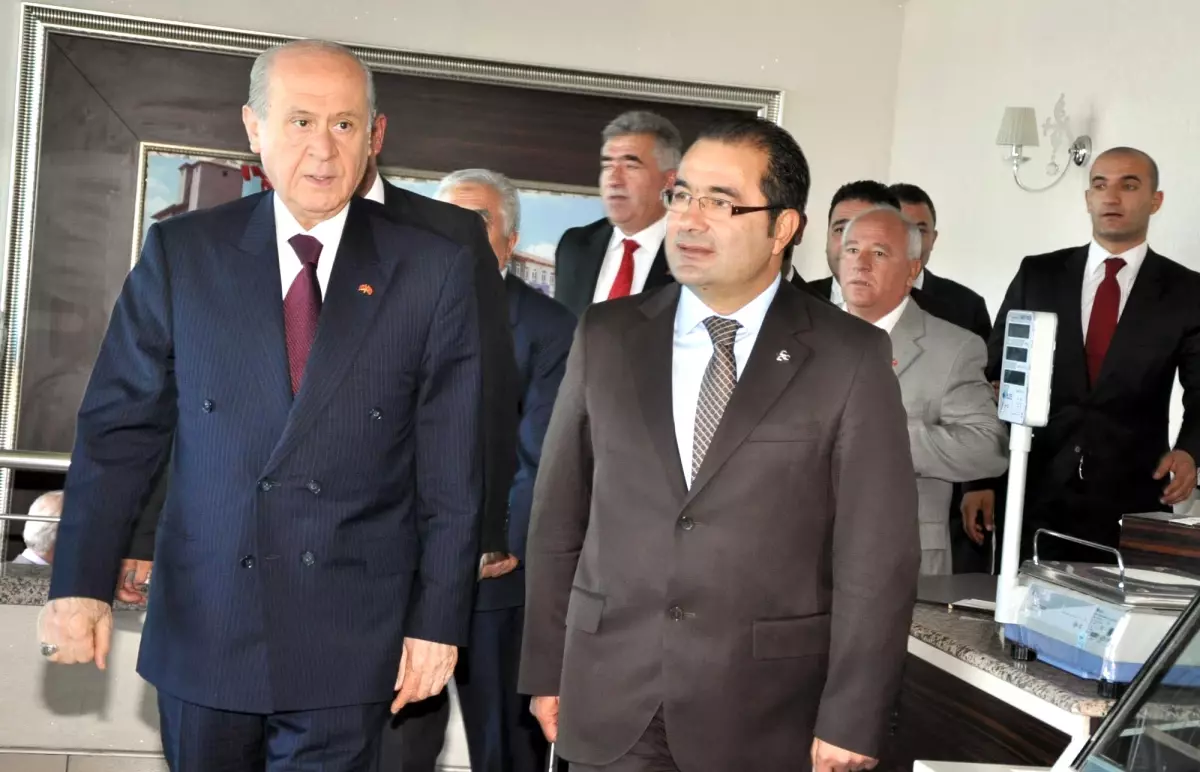 Bahçeli, Ülkü Ocakları\'nın Yaptırdığı Okulu Açtı