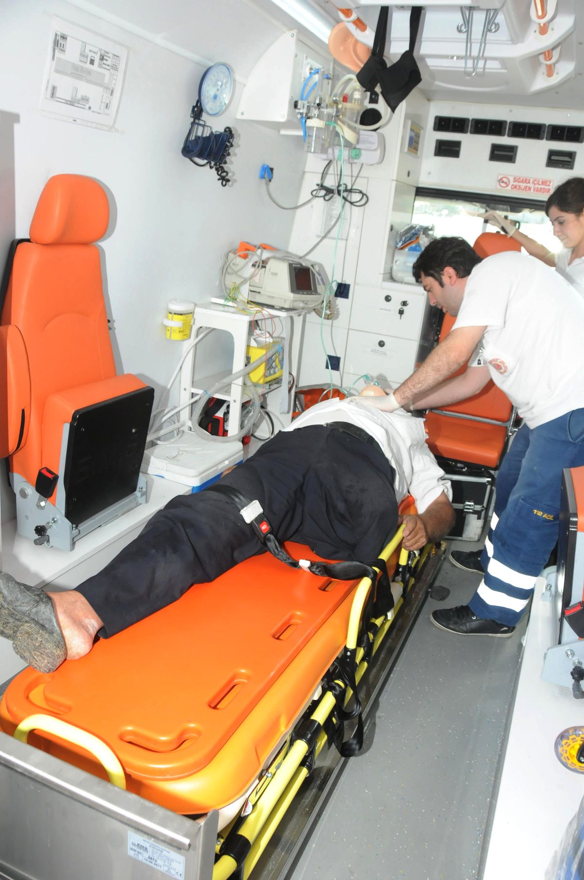 Bir Bacağı Olmayan Motosiklet Sürücüsü Kazada Yaralandı