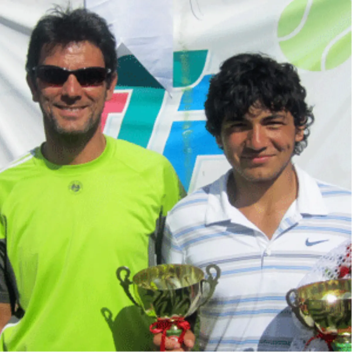 Bursa Büyükşehir Teniste Şampiyon