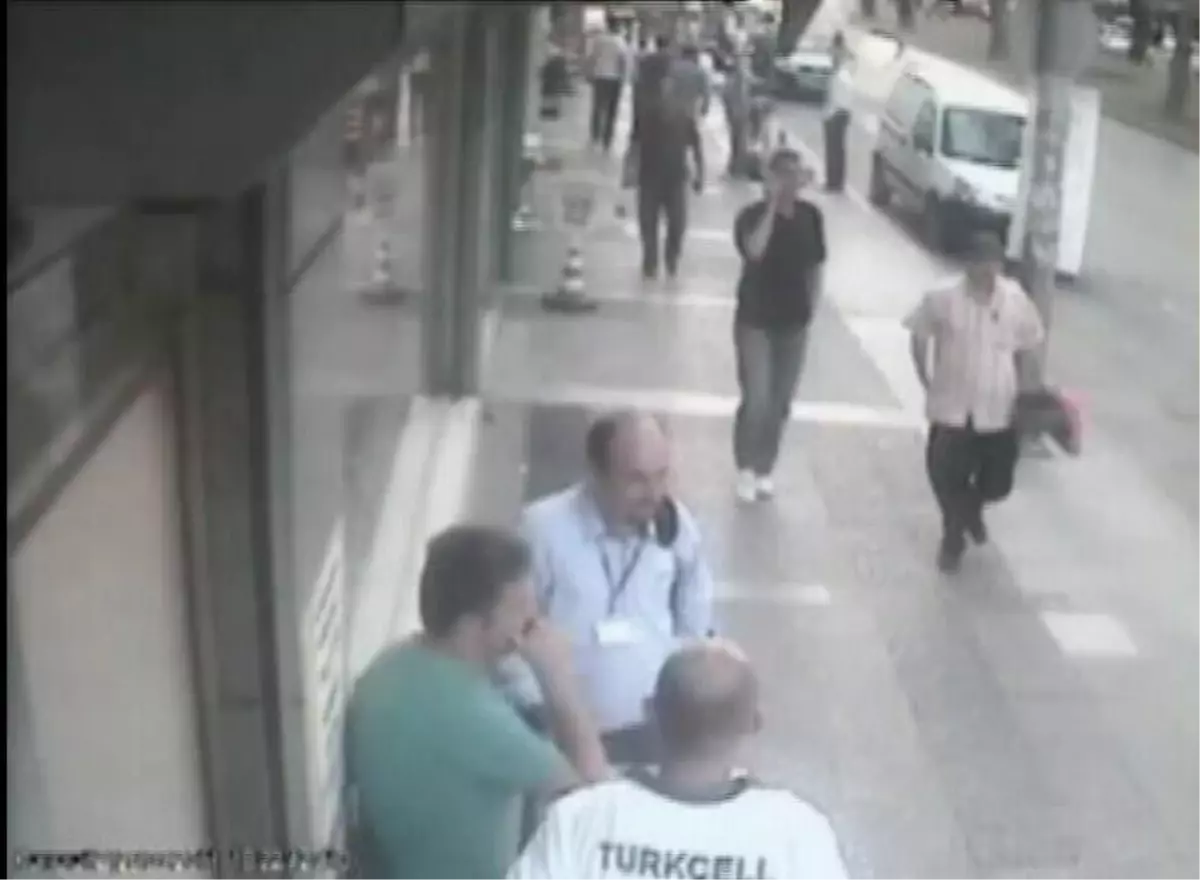 Kanlı Soyguncu, Güvenlik Görevlisi Çıktı (2)