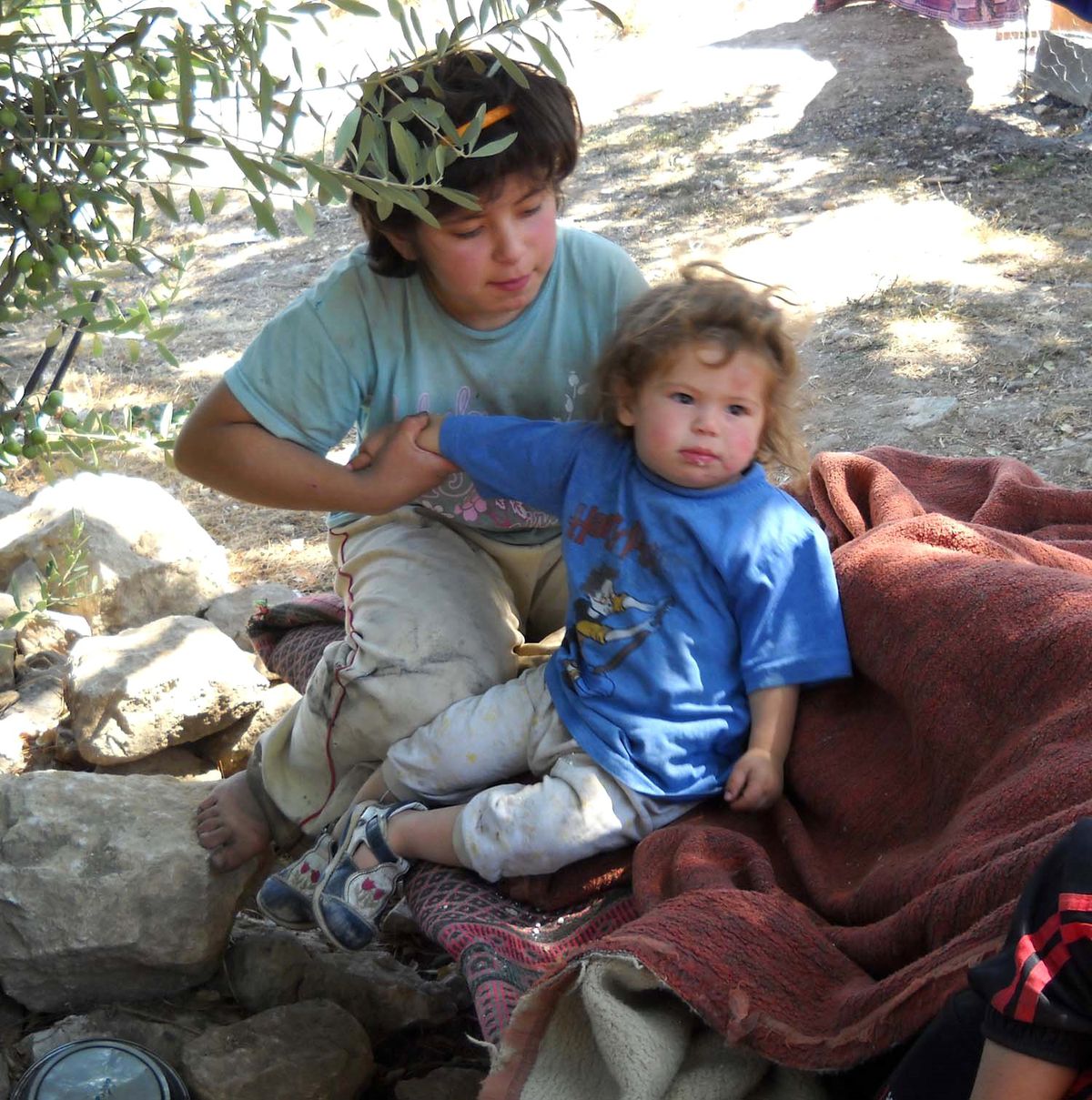 Köye Öğretmen Geldi, Epilepsi Hastası Anne ve 3 Kızı Evsiz Kaldı