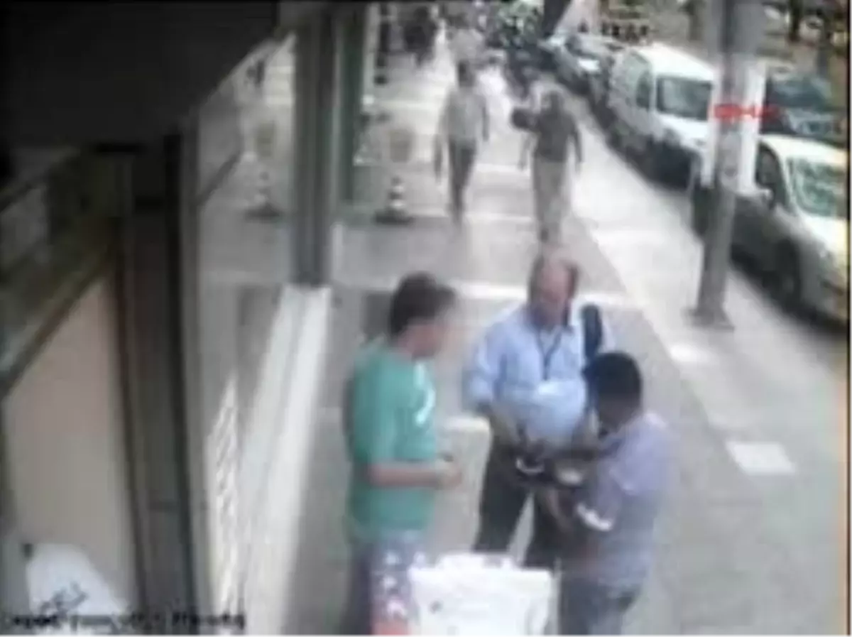 Soyguncu Güvenlik Görevlisi Çıktı