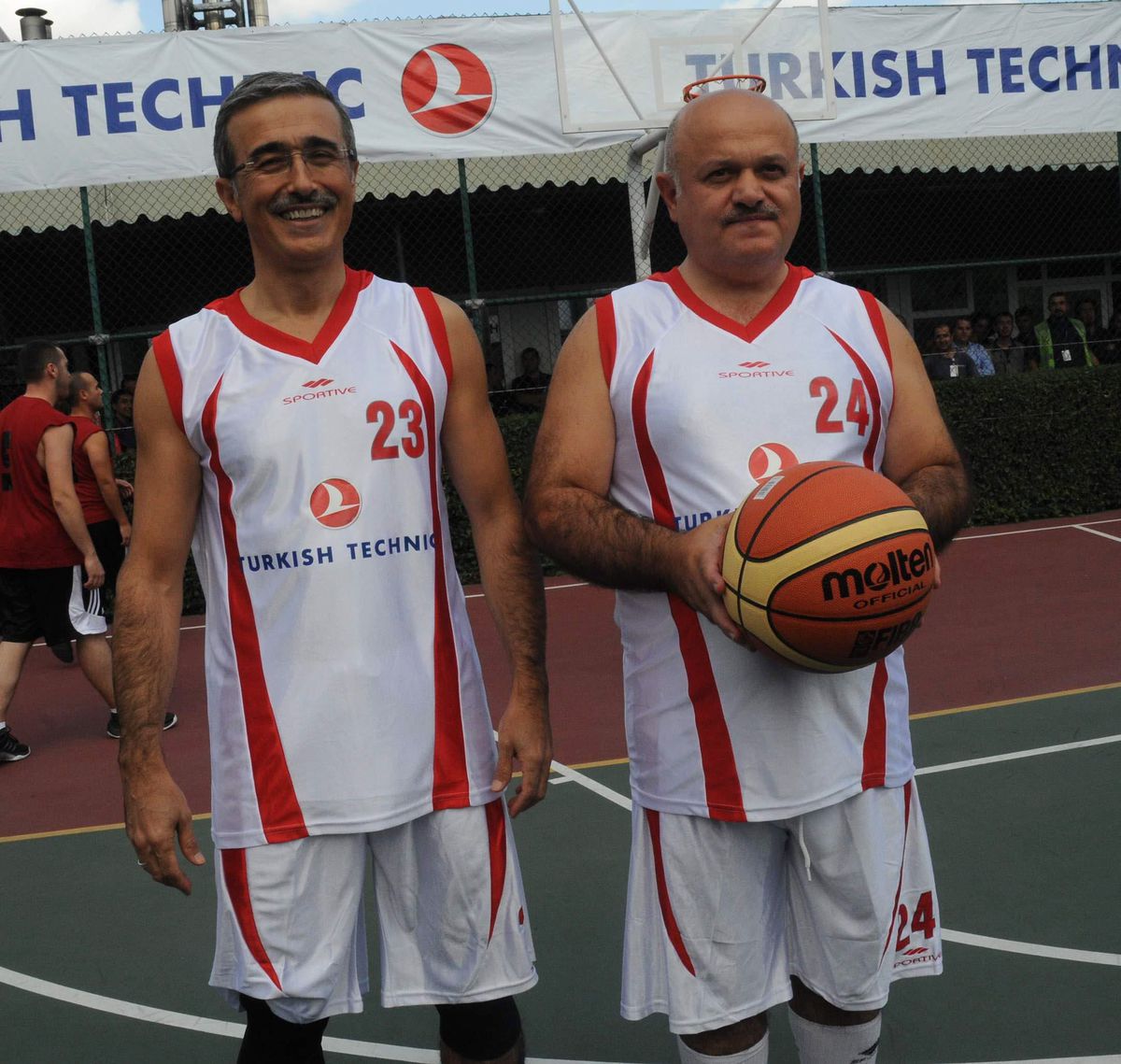 THY ve THY Teknik As Yönetim Kurulu Baskanı Topcu, Çalısanlarıyla Basket Oynadı