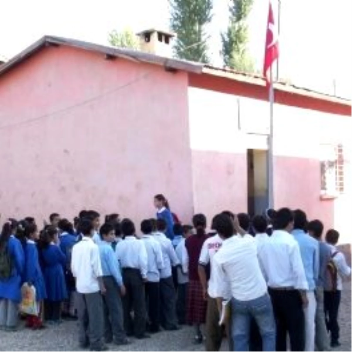 PKK Elazığ\'da 4 Öğretmeni Kaçırdı