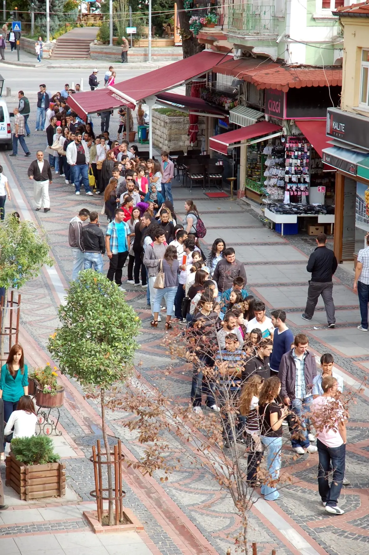 Edirne'de Üniversite Harç Kuyruğu