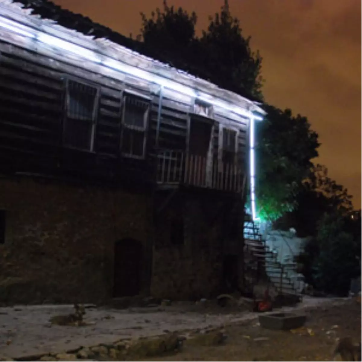 Bertrand Ivanoff\'tan Açık Alan Işık Enstalasyonu