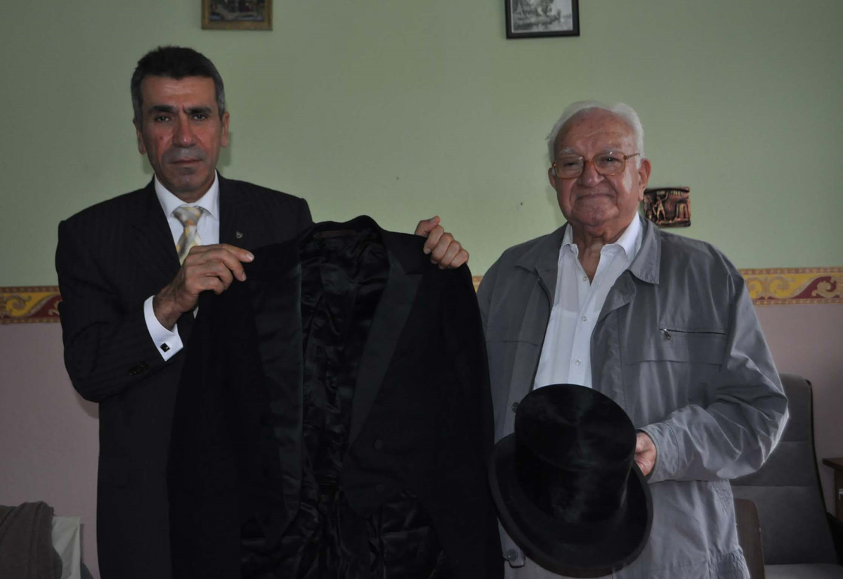 Cumhuriyet Kaymakamı'nın Smokini